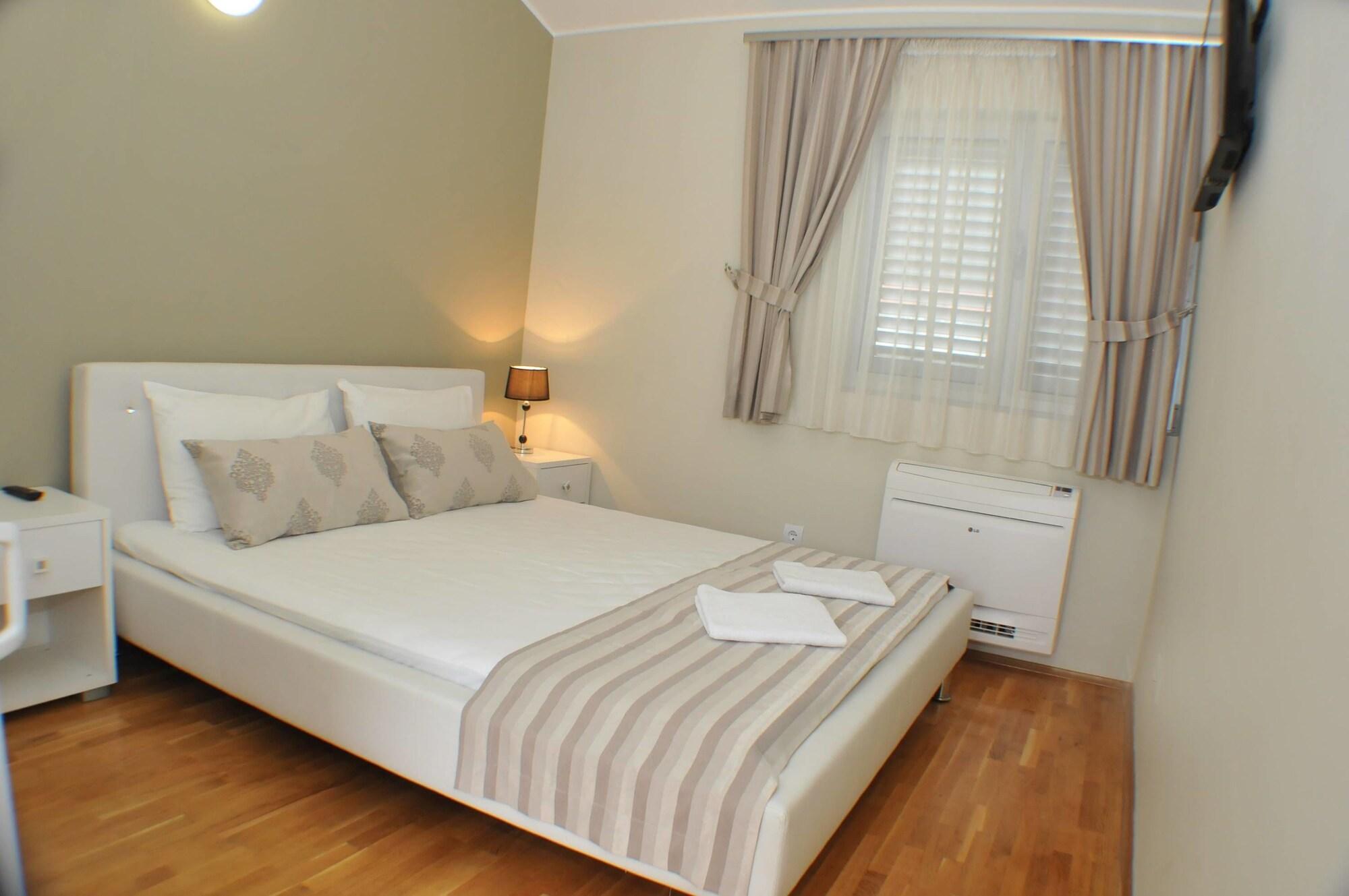 M-Club Hotel Будва Екстериор снимка