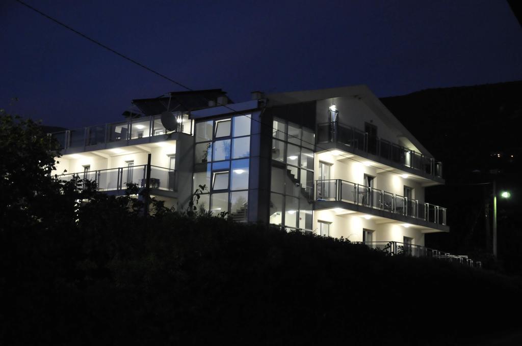 M-Club Hotel Будва Екстериор снимка