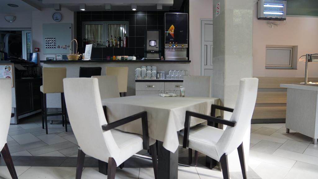 M-Club Hotel Будва Екстериор снимка