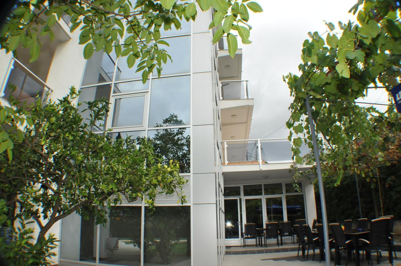 M-Club Hotel Будва Екстериор снимка